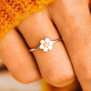 ❄️ Pura Vida | Gemstone Daisy Ring Floral Various Sizes Available